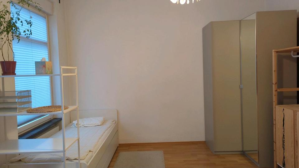 Etagenwohnung Bonn Poppelsdorf - 55 Zimmer, 21 m&sup2;, 650&euro; | Angebot:24815812