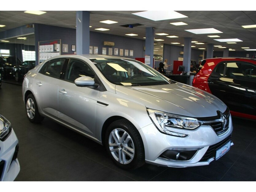 Renault Megane TCe 115 - Klima - PDC 68.223 km 6.980 € Euskirchen 53881