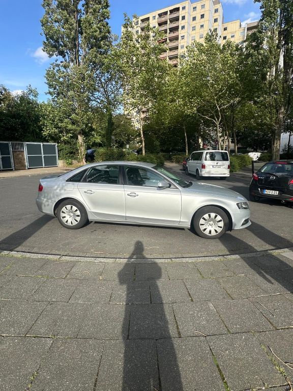 Audi A4 138.000 km 7.950 € Köln 50767