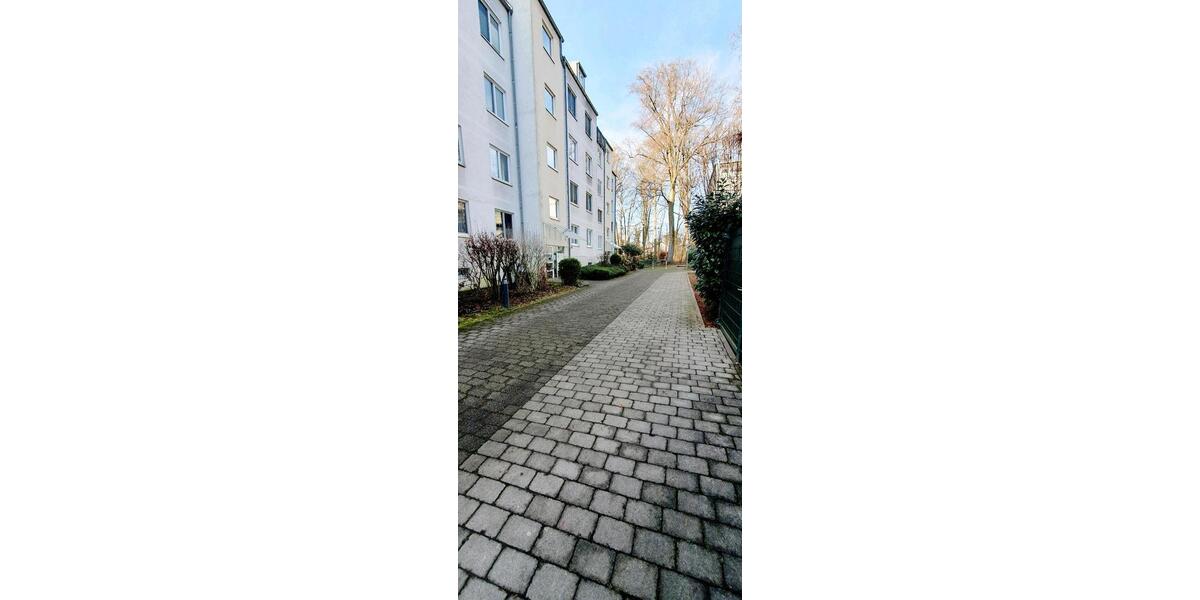 Erdgeschoßwohnung Bergisch Gladbach - 3 Zimmer, 93 m&sup2;, 1.300&euro; | Angebot:24614866