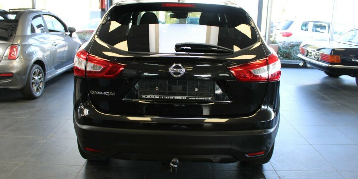 Nissan Qashqai 1.6 dCi Xtronic TEKNA - Pano - AHK - 108.138 km 14.980 &euro; Euskirchen 53881