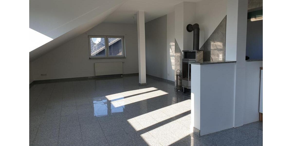 Dachgeschoßwohnung Köln Mülheim - 3 Zimmer, 85 m&sup2;, 314.000&euro; | Angebot:24559754