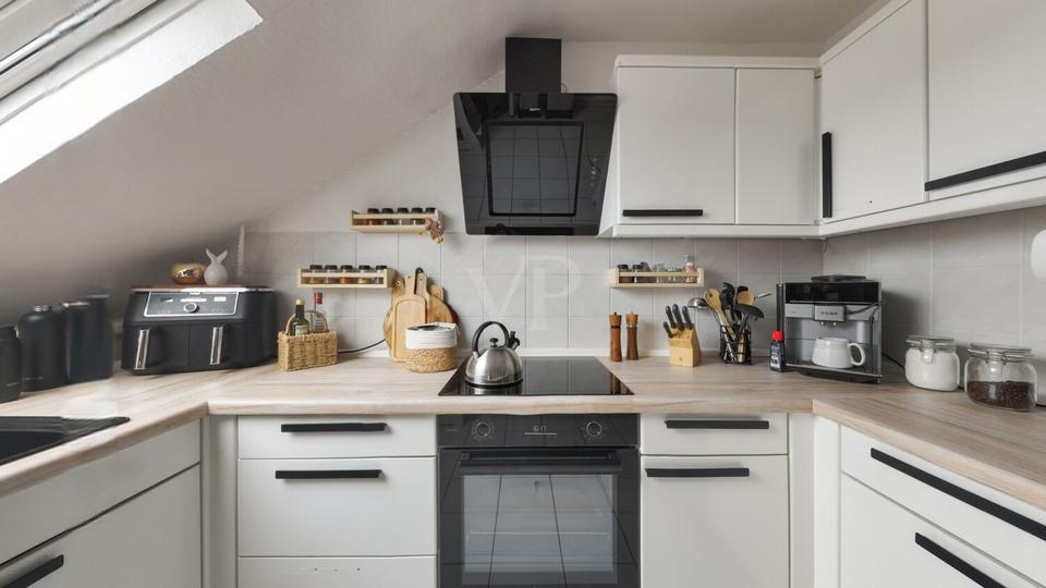 Dachgeschoßwohnung Lohmar - 3 Zimmer, 122 m&sup2;, 1.300&euro; | Angebot:25304414