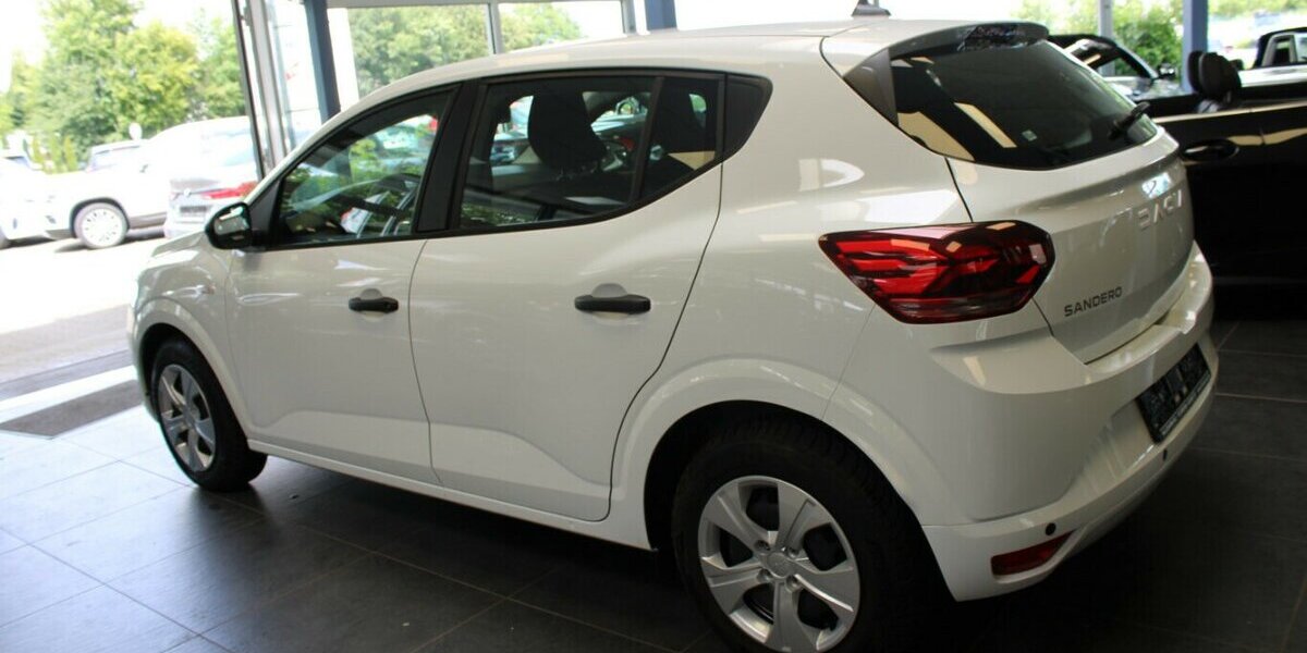 Dacia Sandero SCe 65 Essential - Klima - 18.622 km 13.480 &euro; Euskirchen 53881