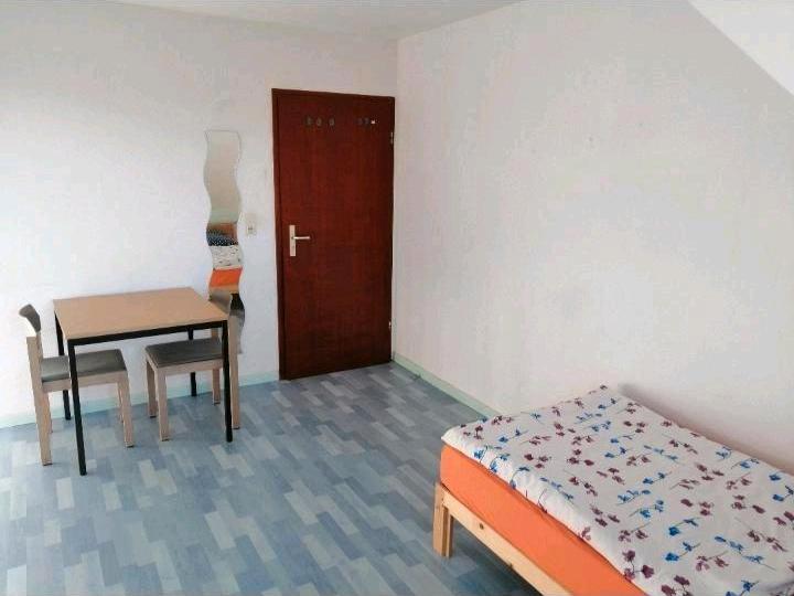 Etagenwohnung Lohmar - 1 Zimmer, 21 m&sup2;, 400&euro; | Angebot:25647899