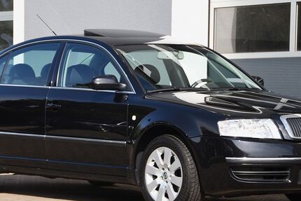 Skoda Superb 51.035 km 7.390 € Bonn- Geislar 53225
