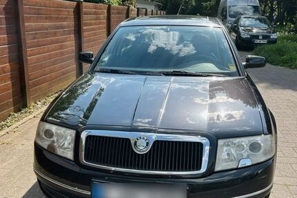 Skoda Superb 201.860 km 2.400 &euro; Köln 50997