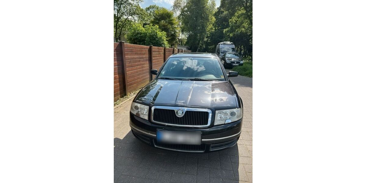 Skoda Superb 201.860 km 2.400 &euro; Köln 50997