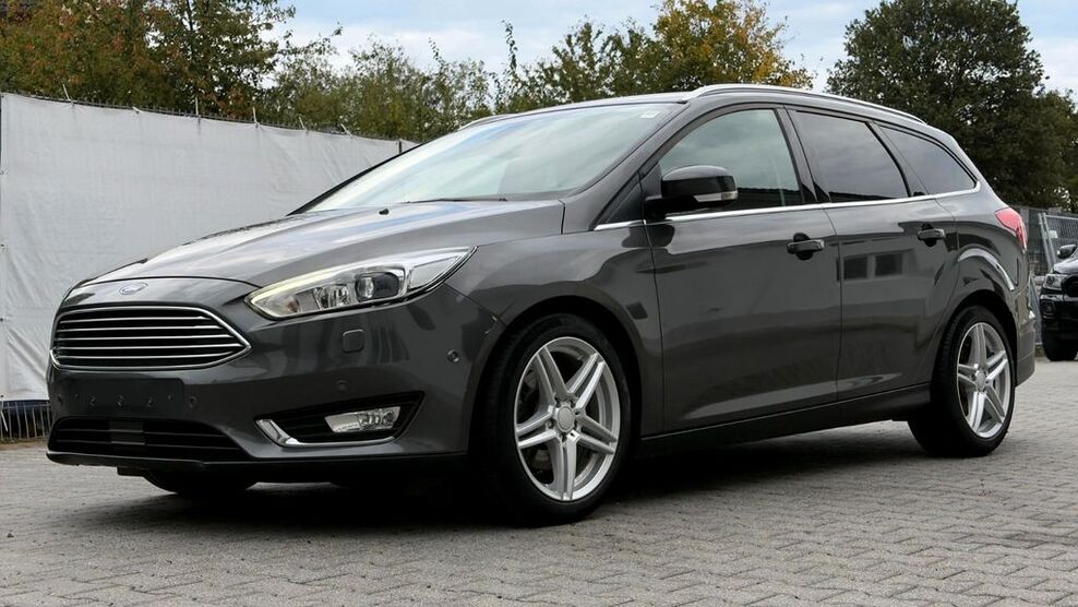Ford Focus 118.446 km 10.990 € Siegburg 53721