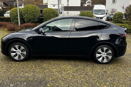 Tesla Model Y 18.000 km 32.250 &euro; Bad Honnef 53604