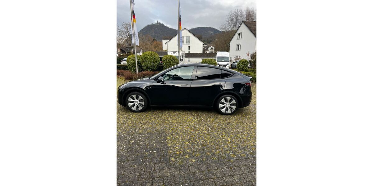 Tesla Model Y 18.000 km 32.250 &euro; Bad Honnef 53604