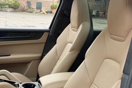 Porsche Cayenne 14.700 km 133.790 &euro; Frechen (bei Köln) 50226