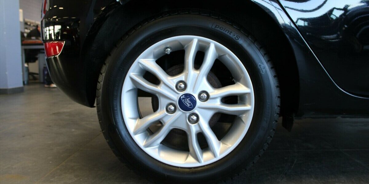 Ford Fiesta 1.25 Celebration - Navi - SHZ - 137.250 km 6.980 &euro; Euskirchen 53881