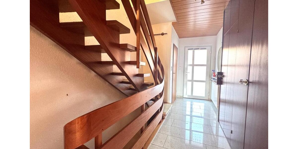 **Bonn-Beuel: Gepflegtes Reihenmittelhaus in toller Lage! 4 Zimmer, Terrasse, Garten** 4 zimmer