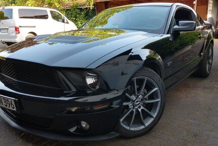 Ford Mustang 180.000 km 20.000 &euro; Hennef 53773