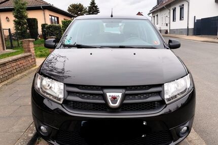 Dacia Sandero 74.100 km 4.500 &euro; Großbüllesheim 53881