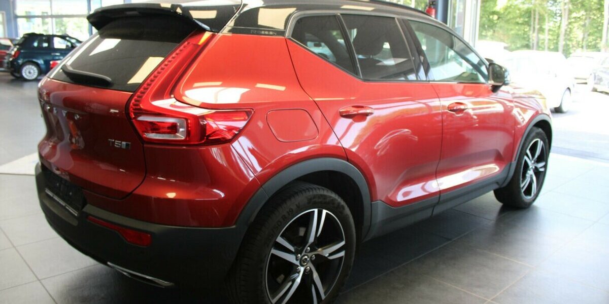 Volvo XC40 T5 AWD Geartronic R-Design 44.420 km 25.980 &euro; Euskirchen 53881