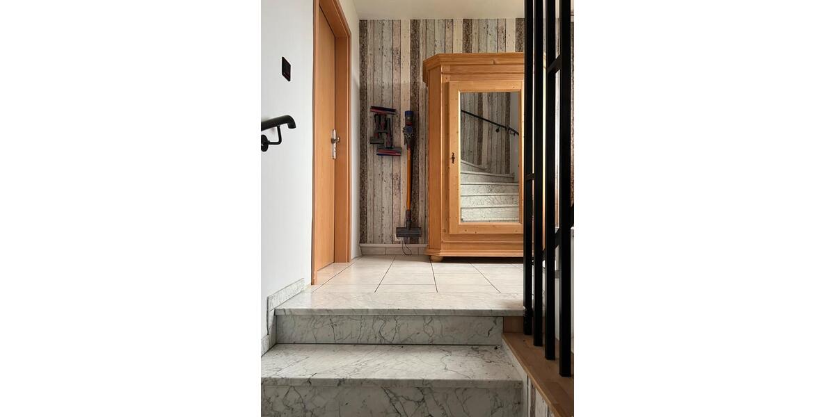 Etagenwohnung Swisttal - 3 Zimmer, 90 m&sup2;, 1.150&euro; | Angebot:25269425