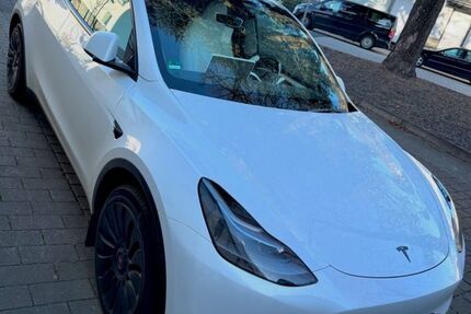 Tesla Model Y 39.000 km 33.400 € Köln 50997