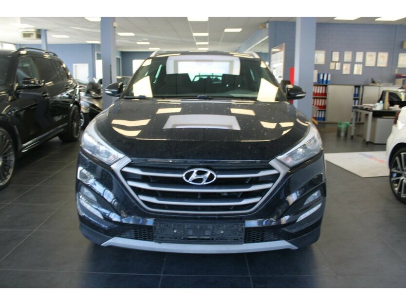 Hyundai Tucson blue 1.6 GDI 2WD Passion - AHK - 122.940 km 12.980 € Euskirchen 53881