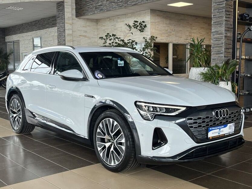 Q8 e-tron