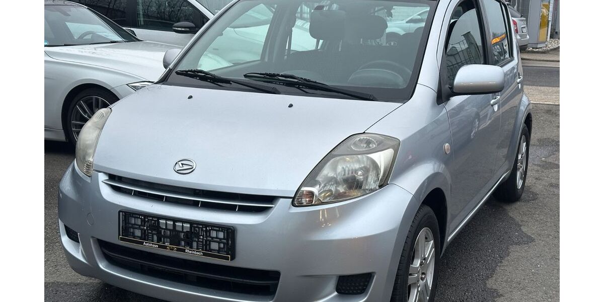 Daihatsu Sirion 93.400 km 3.200 &euro; Rheinbach 53359