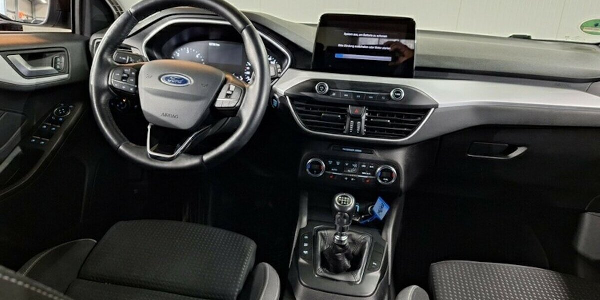 Ford Focus Navi+Temp+Sitzh+Spurh+CarPlay+6xServ+1H+E6 93.000 km 11.500 &euro; Erftstadt 50374