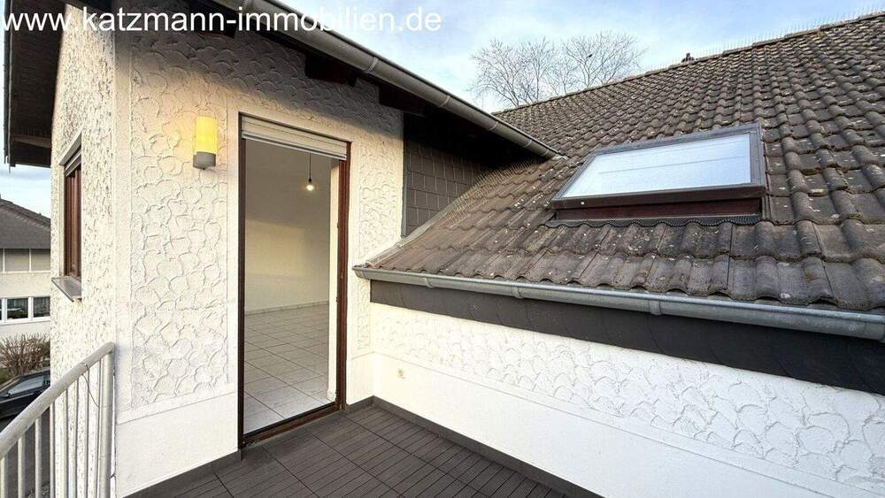 Etagenwohnung Erftstadt Friesheim - 3 Zimmer, 96 m&sup2;, 1.152&euro; | Angebot:24700781