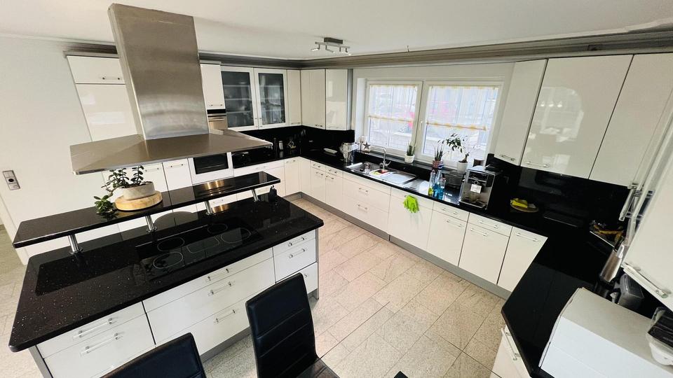 Mehrfamilienhaus, Wohnhaus Köln Lindenthal - 6 Zimmer, 266 m&sup2;, 3.150&euro; | Angebot:25756607