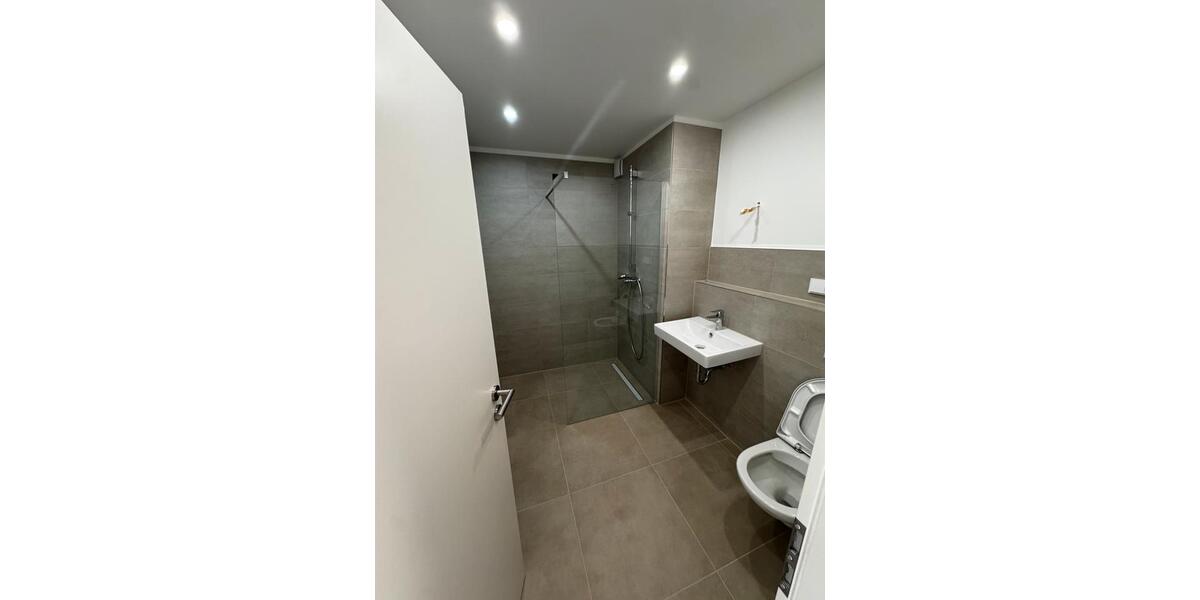 Reihenhaus Siegburg - 6 Zimmer, 170 m&sup2;, 2.690&euro; | Angebot:26148466