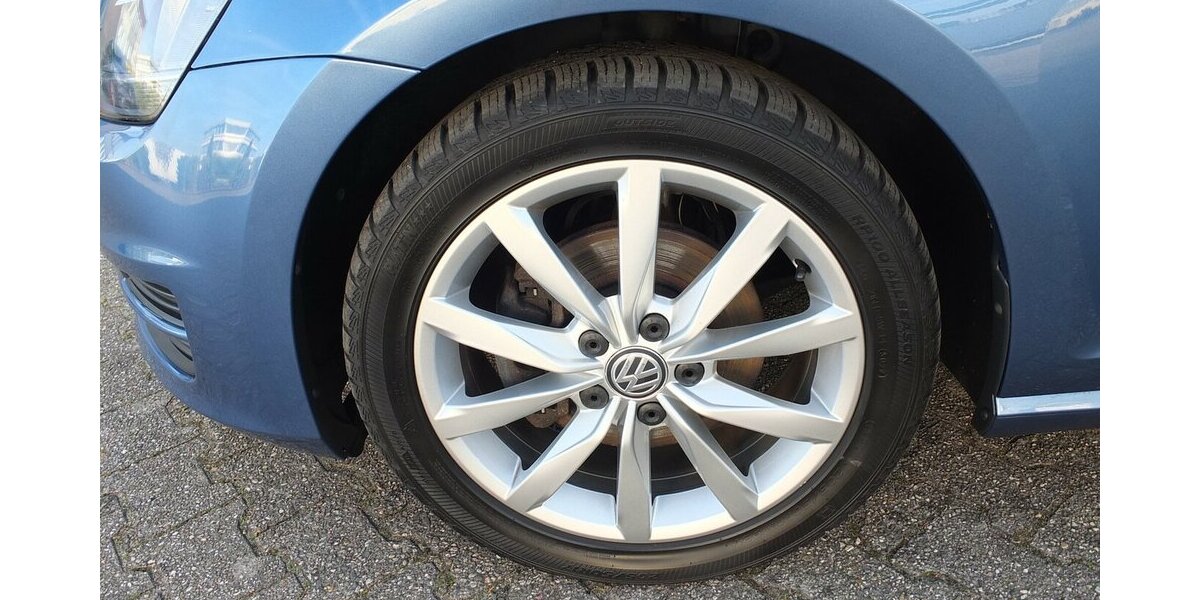 VW Golf COMFORTLINE PANORAMADACH KLIMAAUTOMATIK 1.Han 150.000 km 9.908 &euro; Köln 50858