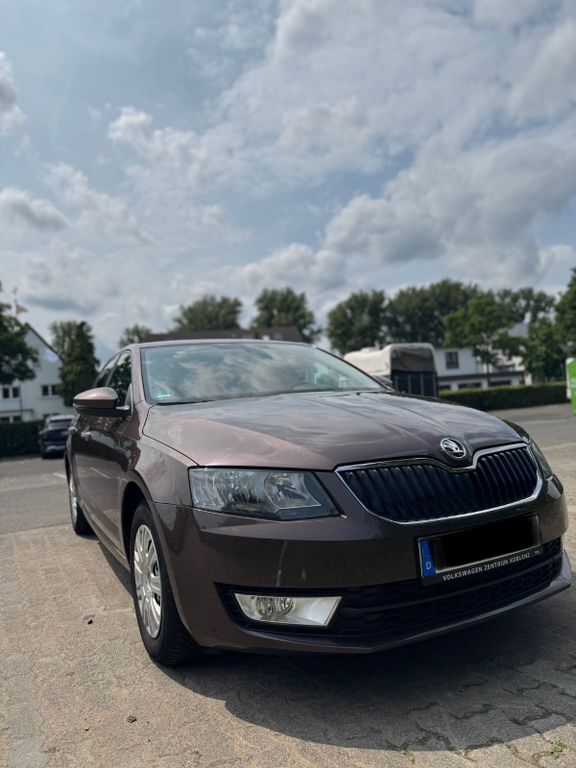 Skoda Octavia 121.398 km 9.500 € Vettelschoß 53560