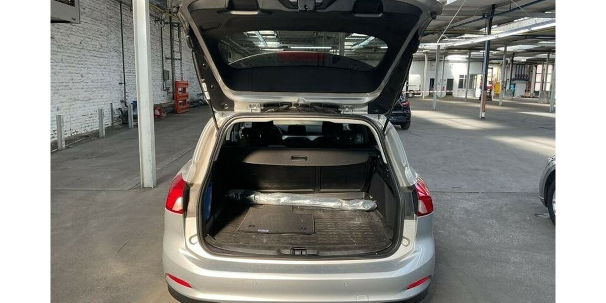 Ford Focus Navi Temp Sth Spurh CarPlay 6xServ GARANTIE 50.000 km 13.900 &euro; Erftstadt 50374