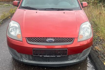 Ford Fiesta 140.000 km 1.950 € Köln/Poll 51105