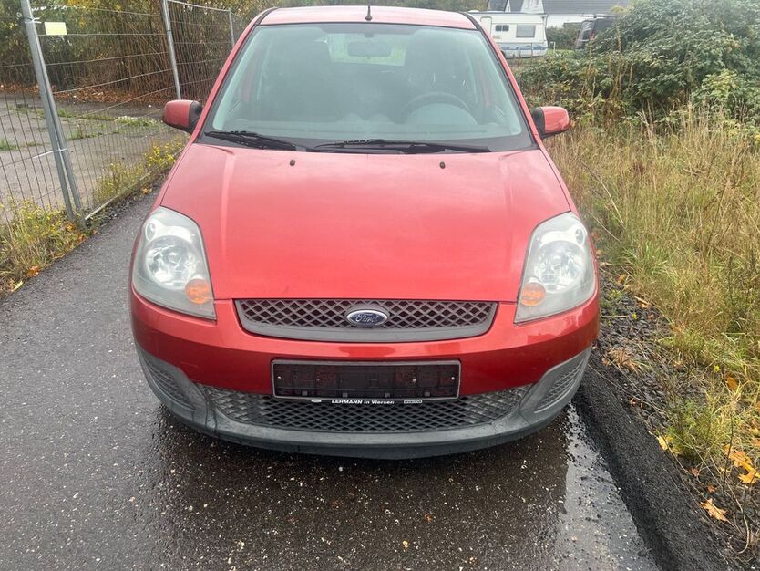 Ford Fiesta 140.000 km 1.950 € Köln/Poll 51105