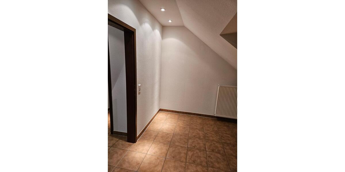 Dachgeschoßwohnung Königswinter - 2 Zimmer, 59 m&sup2;, 660&euro; | Angebot:24712298