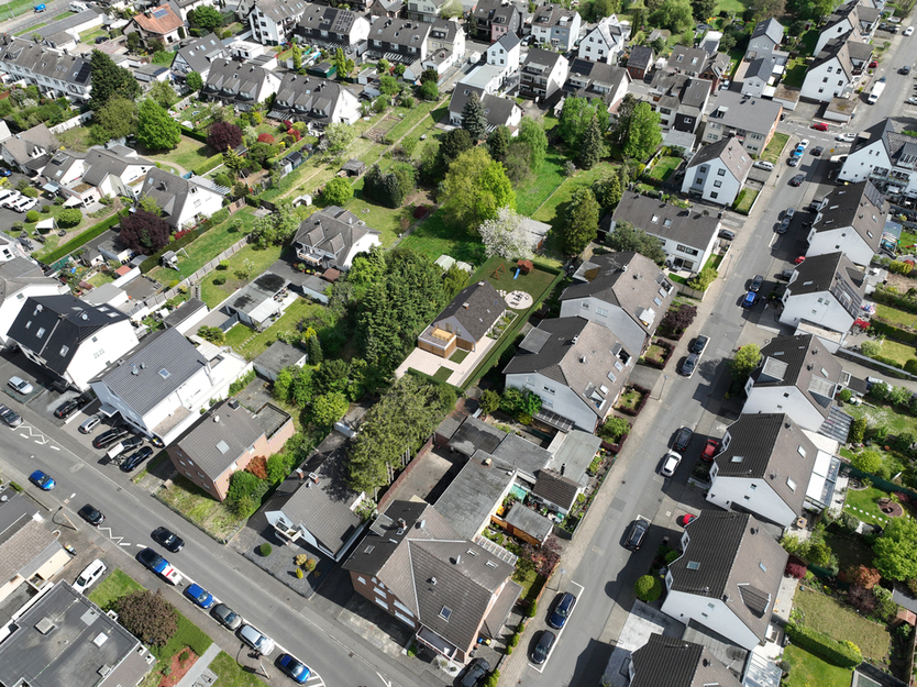 Mit 3D: Ein- bis Zweifamilienhaus in Köln-Wahnheide mit zusätzlichem Grundstück! 6 zimmer