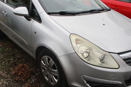 Opel Corsa 128.000 km 900 &euro; Bonn 53127