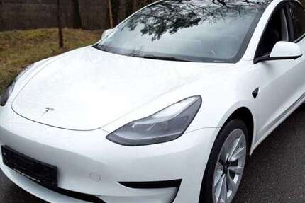 Tesla Model 3 33.588 km 27.900 &euro; Hennef 53773