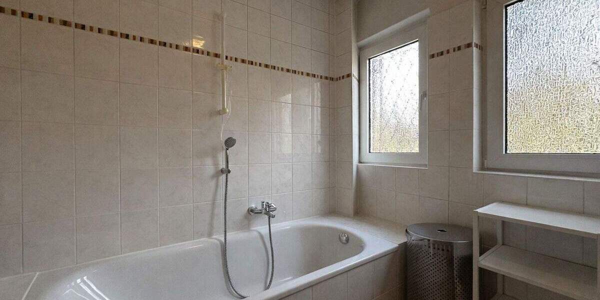 Mehrfamilienhaus, Wohnhaus Bad Honnef Rommersdorf - 6 Zimmer, 140 m&sup2;, 449.000&euro; | Angebot:24725392