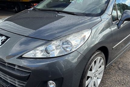 Peugeot 207 175.587 km 2.500 &euro; Köln 50823