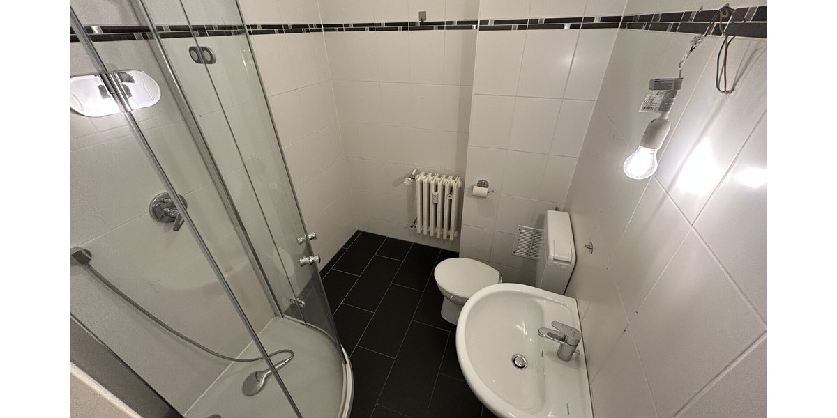 2 Wohnungen vermieten oder selbst einziehen? Beides ist sofort möglich! PROVISIONSFREI für Käufer. - Doppelhaushälfte Bonn Kessenich | Angebot:23760863
