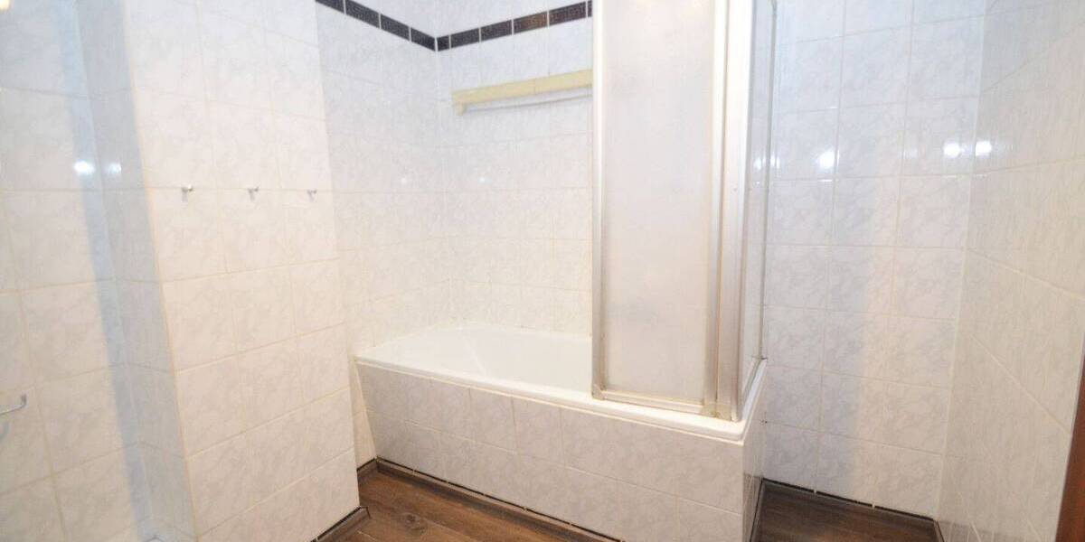 Etagenwohnung Brühl Vochem - 3 Zimmer, 71 m&sup2;, 850&euro; | Angebot:26853378