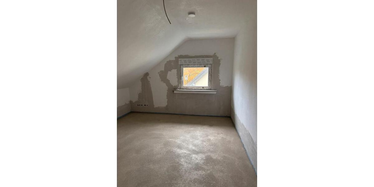 Dachgeschoßwohnung Overath - 3 Zimmer, 65 m&sup2;, 1.100&euro; | Angebot:23757466