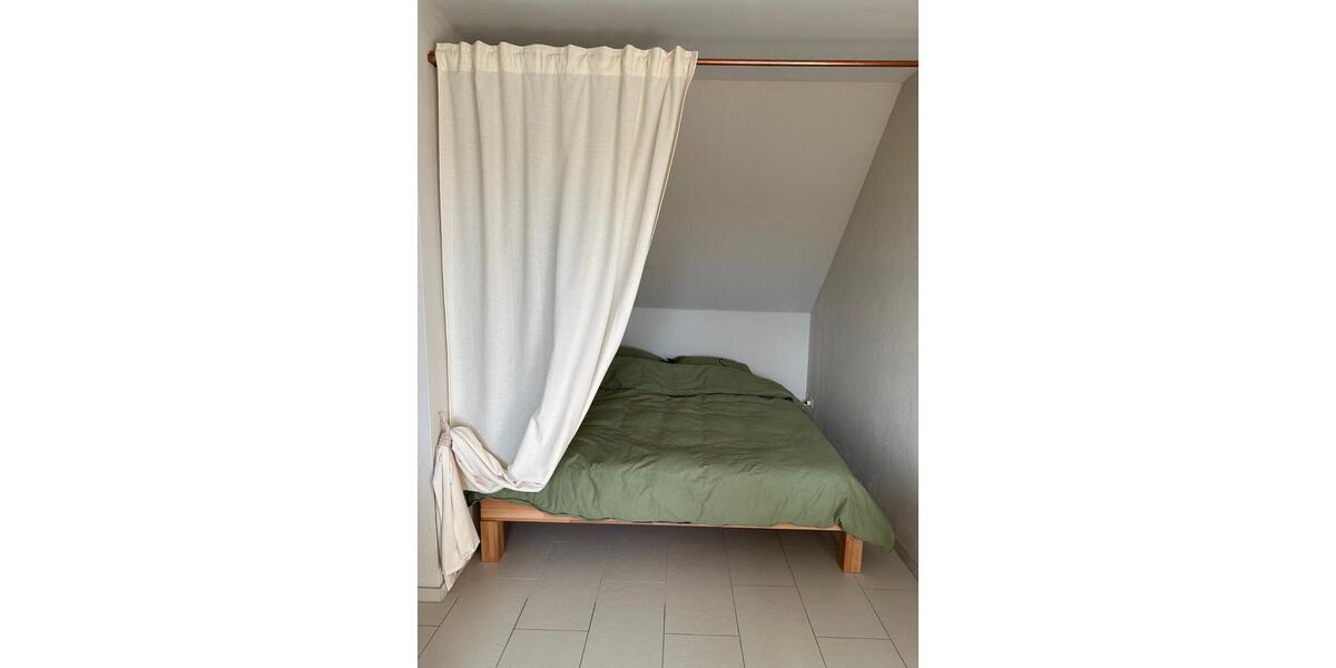 Dachgeschoßwohnung Bonn Auerberg - 1 Zimmer, 30 m&sup2;, 580&euro; | Angebot:26399111