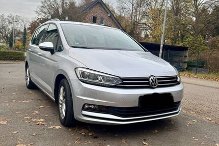 VW Touran 158.900 km 18.000 € Köln 50769