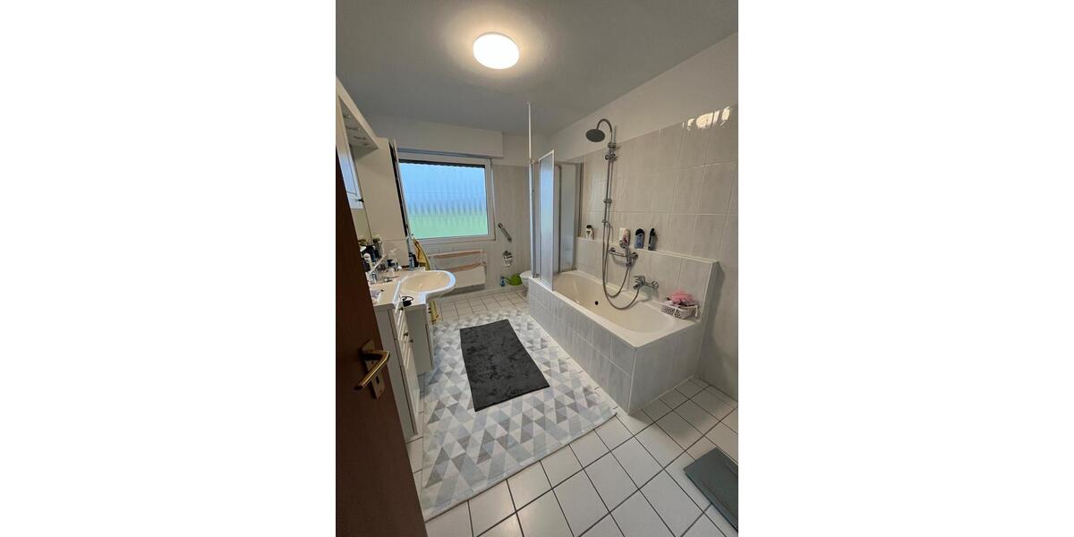 Reihenhaus Wesseling - 7 Zimmer, 230 m&sup2;, 2.200&euro; | Angebot:24802322