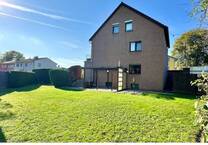 CITYHOUSE: Mehrgenerationenhaus in Brühl mit Doppelgarage und großem Garten!