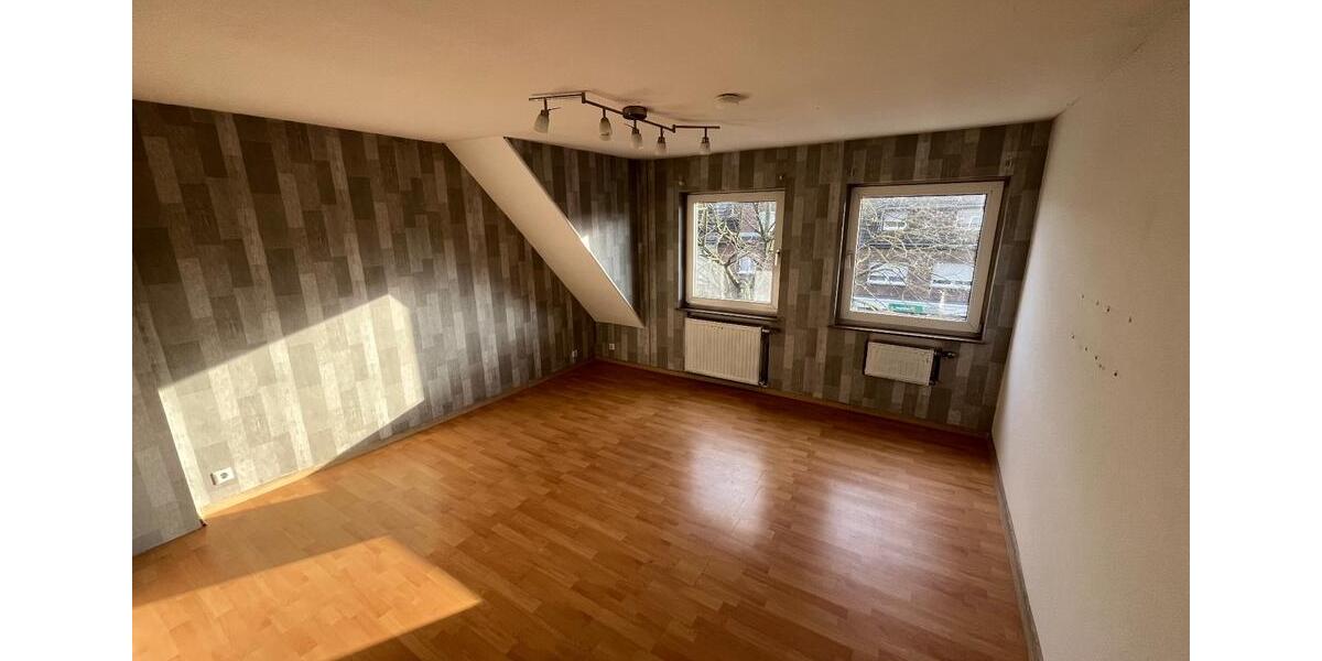 Dachgeschoßwohnung Hürth - 2.5 Zimmer, 73 m&sup2;, 1.000&euro; | Angebot:25855877