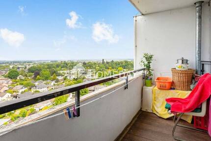 Attraktive 2-Zimmer-Wohnung mit West-Loggia in gepflegtem Hochhaus mit Weitblick
